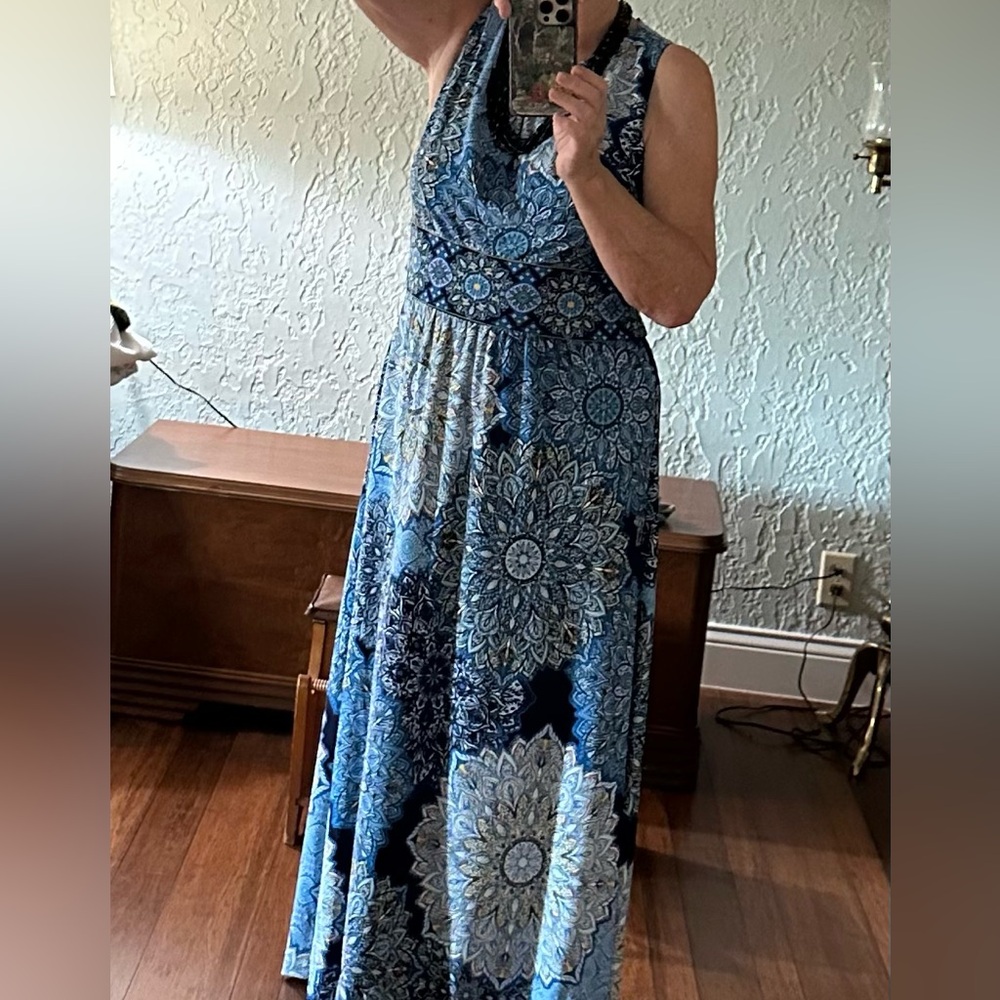 London Times Blue and White Patterned Maxi Dress